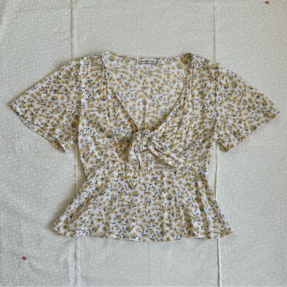 Abercrombie & Fitch Ruched Front Tie Top